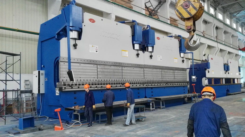 سازه های فلزی Q345 Material 1200 Ton Force Hydraulic CNC Press Brake Machinery