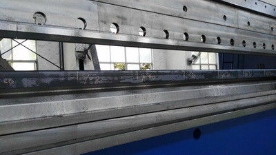 ترمز خمشی ورق فلزی هیدرولیک CNC با موتور الکتریکی 10 میلی متر بر ثانیه برای قطب نور