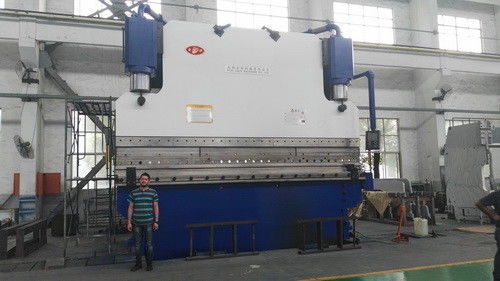 خرید ترمز خمشی ورق فلزی هیدرولیک CNC با موتور الکتریکی 10 میلی متر بر ثانیه برای قطب نور online manufacture