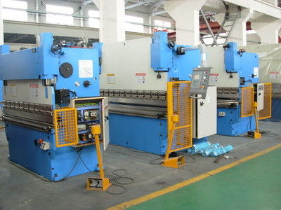 خرید دستگاه پرس ورق فلزی با ظرفیت بار 7000 کیلوگرم و ابعاد 5000*2500*3000 میلی متر با سیستم کنترل PLC برای خمکاری دقیق online manufacture