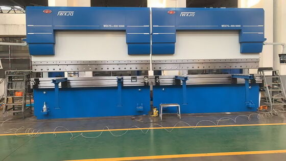 خرید ترمز CNC Tandem Press با ارتفاع میز 800mm تا 1200mm 500-1000mm محدوده اندازه گیری عقب و 200mm تا 1600mm عمق گلوی online manufacture