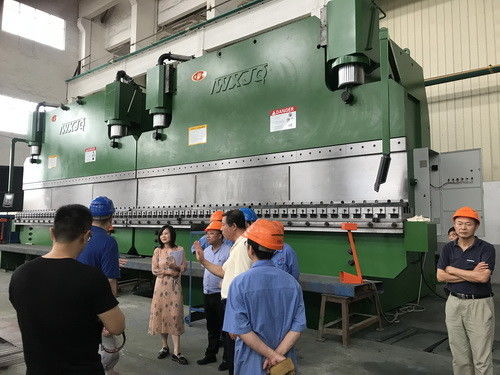 خرید Tandem Press Brake with Max Open Height 300-1500 Mm, Table Length 2000-12000 Mm, and Max Bending Angle 30-180 Degrees online manufacture