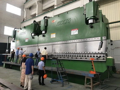 خرید Precision Tandem Press Brake with 0.02 Mm Back Gauge Accuracy, 150-500 Mm Max Stroke, and 70-180 M per Min Max Speed online manufacture