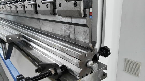 خرید قدرت بالا 30 درجه تیز مشت زدن 125T ابزار ترمز پرس 42CrMo مواد جعل online manufacture