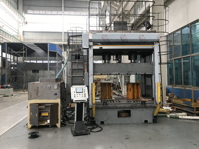 سروو درایو CNC پرس هیدرولیک میز کار 2 متری با شکاف های نوع T