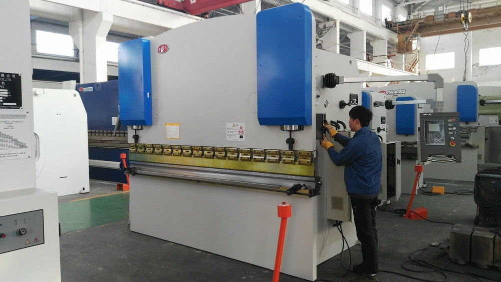 عملکرد کارآمد فلز ورق فشار ترمز 1250mm عرض
