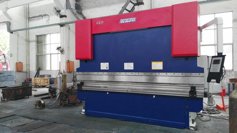 ورق کربن CNC فشار هیدرولیک ترمز 250KN لودر صفحات خم دست فشار ترمز