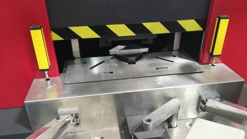 پنل فولادی / زاویه جعبه تشکیل CNC گوشه ماشین سابق خم 90 درجه زاویه