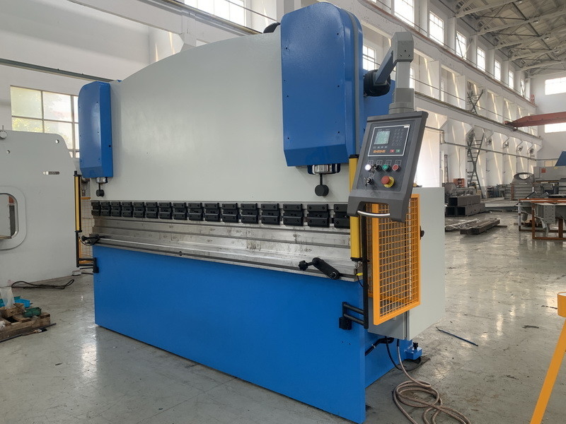 125T WE67Y هیدرولیک فشار ترمز انعطاف پذیری ظرفیت 130T ورق فلزی ماشین تشکیل