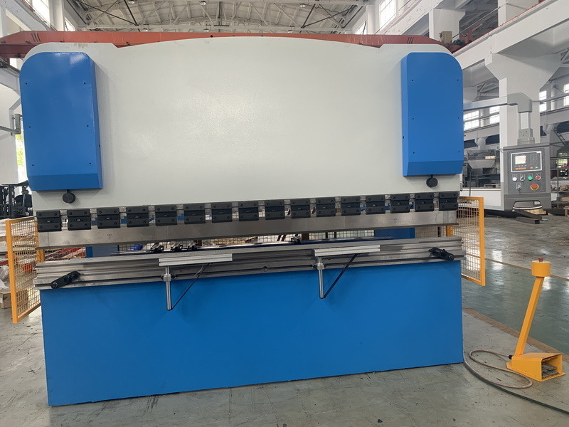 125T WE67Y هیدرولیک فشار ترمز انعطاف پذیری ظرفیت 130T ورق فلزی ماشین تشکیل