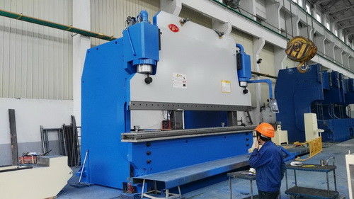 400T نیروی سنگین فشار هیدرولیک ترمز 7m طول ضخامت 8mm ورق فلزی خم