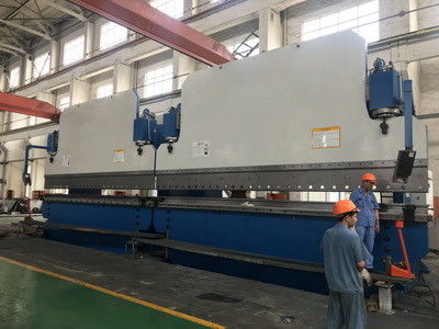 فرکانس خودکار فشار CNC 3000 تن طول میز 12000mm خم کردن 20mm ورق