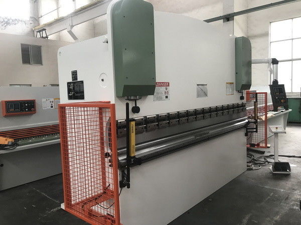125T نیروی CNC هیدرولیک فشار ترمز WE67K125/3200 برای ساخت فلز
