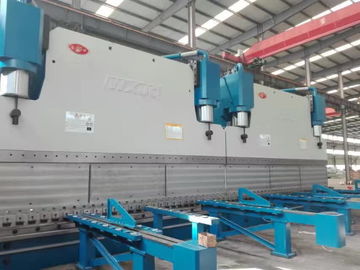 اتوماتیک 1300T CNC Tandem فشار هیدرولیک ترمز 415V / 50Hz خم کردن طول 20 متر