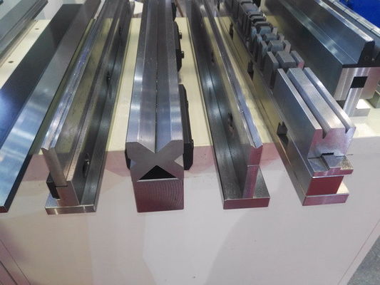 دو V پایین Die هیدرولیک فشار ترمز ابزار 42CrMo درمان حرارتی HB300-350